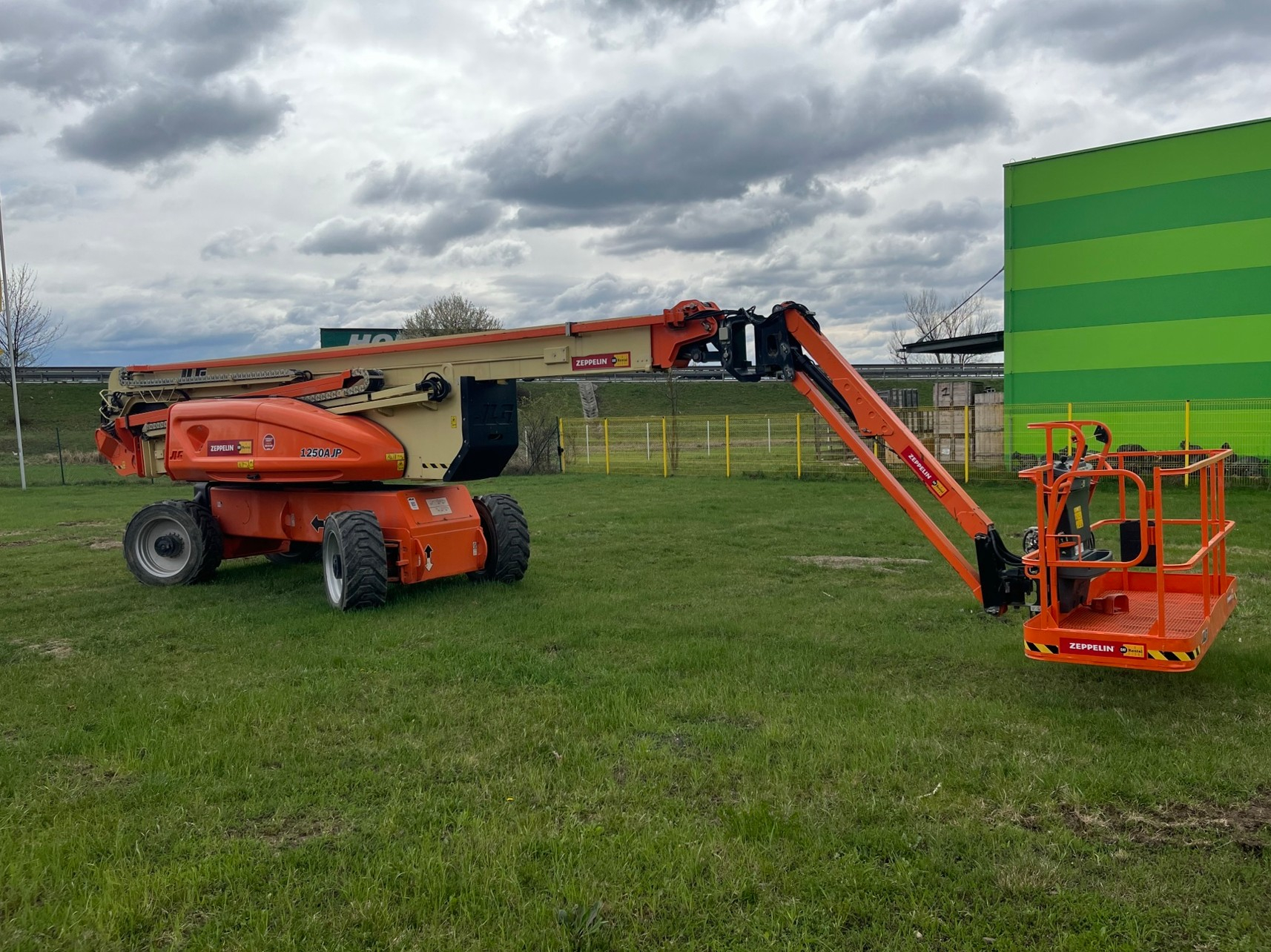 Pracovná plošina JLG 1250AJP - Kĺbové pracovné plošiny 1