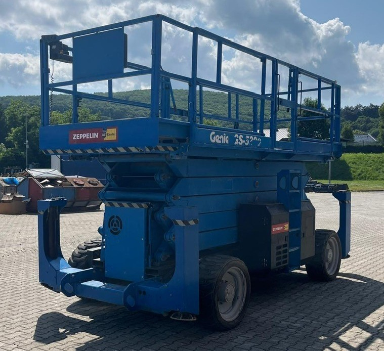 Pracovná plošina Genie GS 5390 RT 2