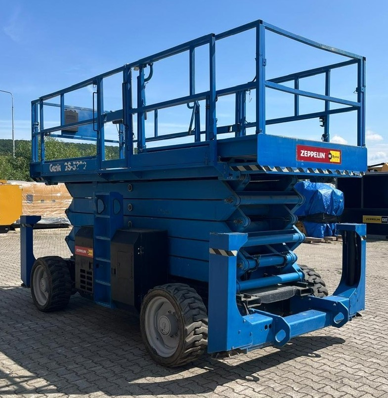 Pracovná plošina Genie GS 5390 RT 3