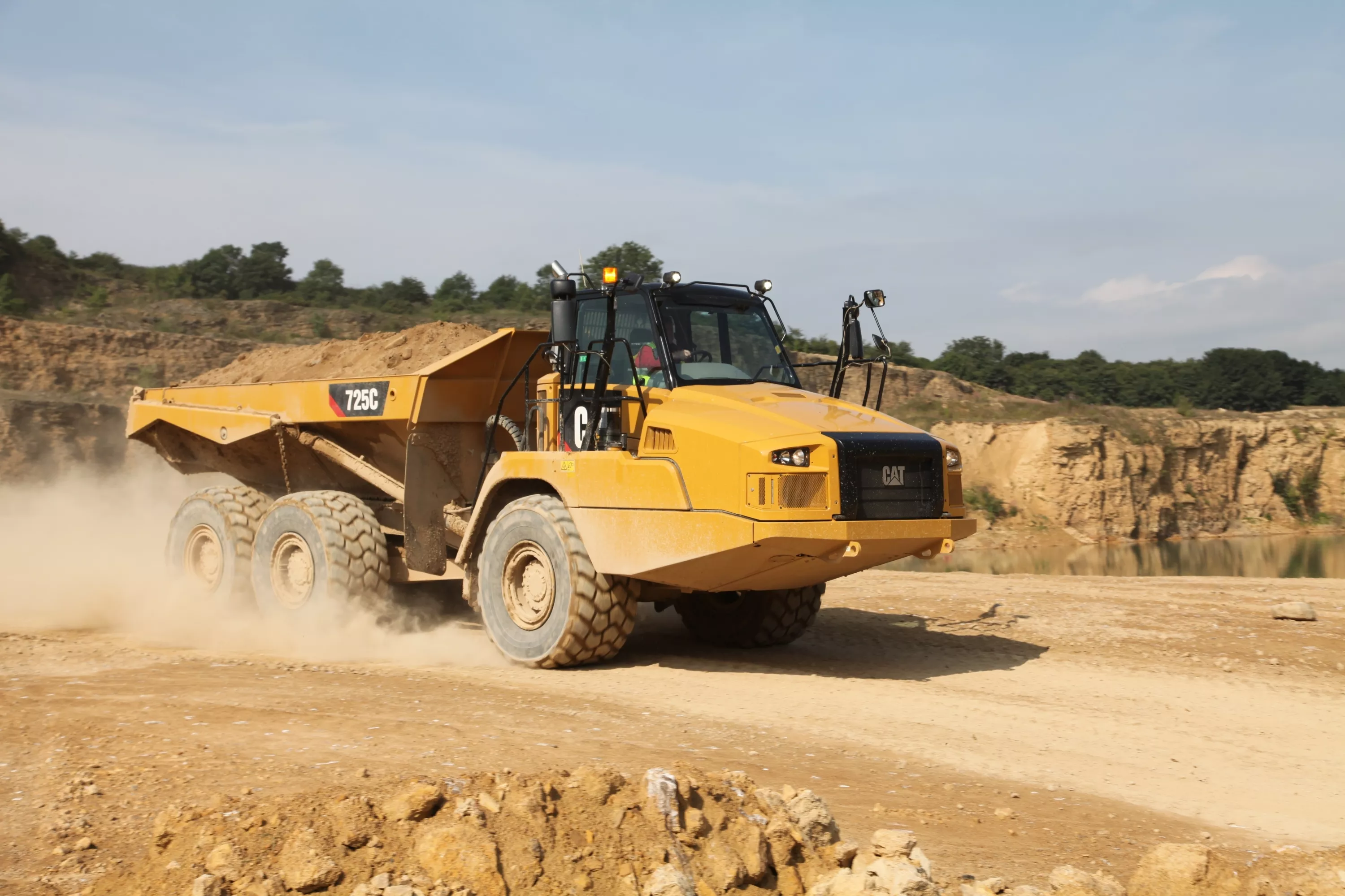 Kĺbový dumper CAT 730C