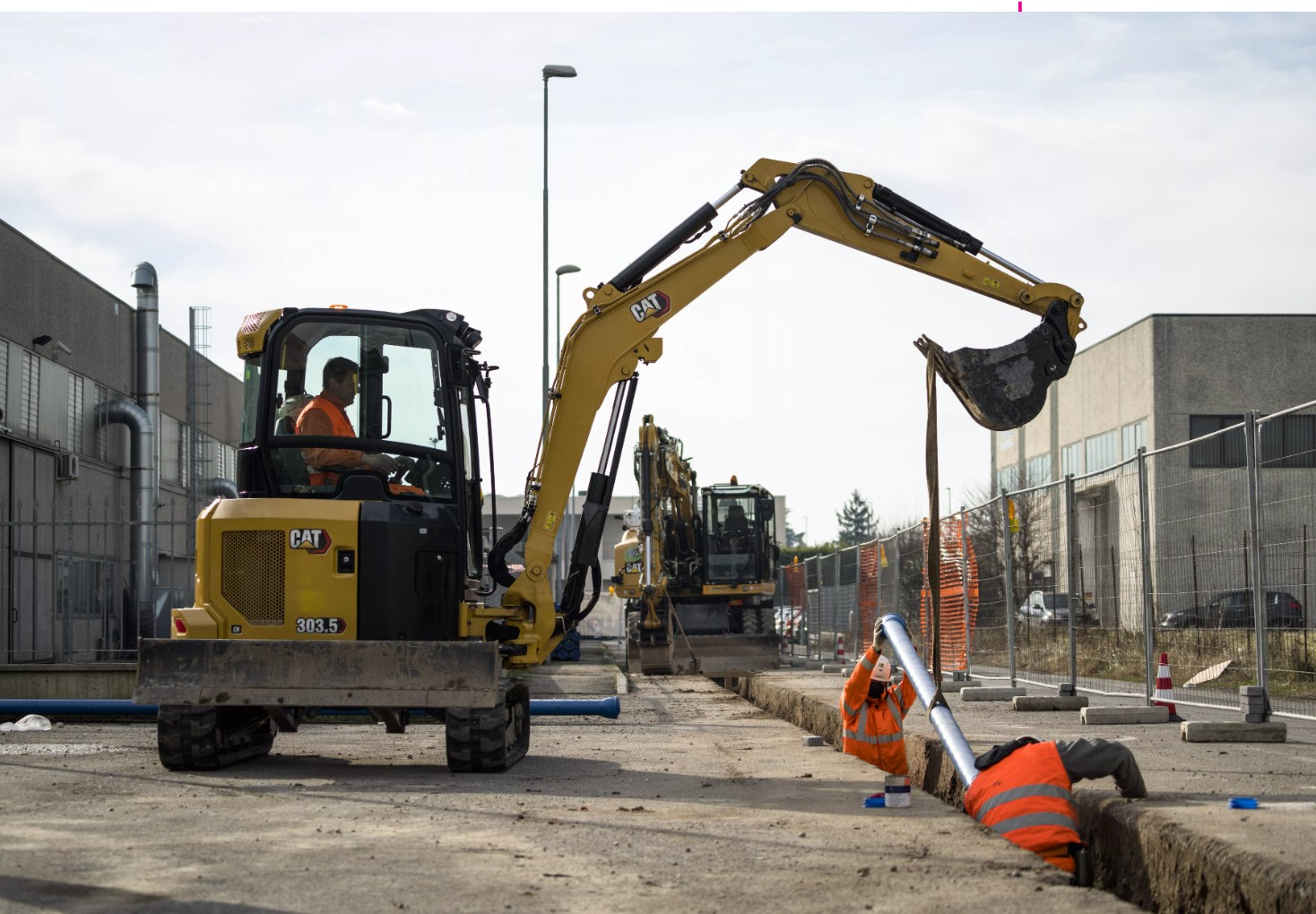 Pásové rýpadlo CAT® 303.5 CR - Minirýpadlá 002