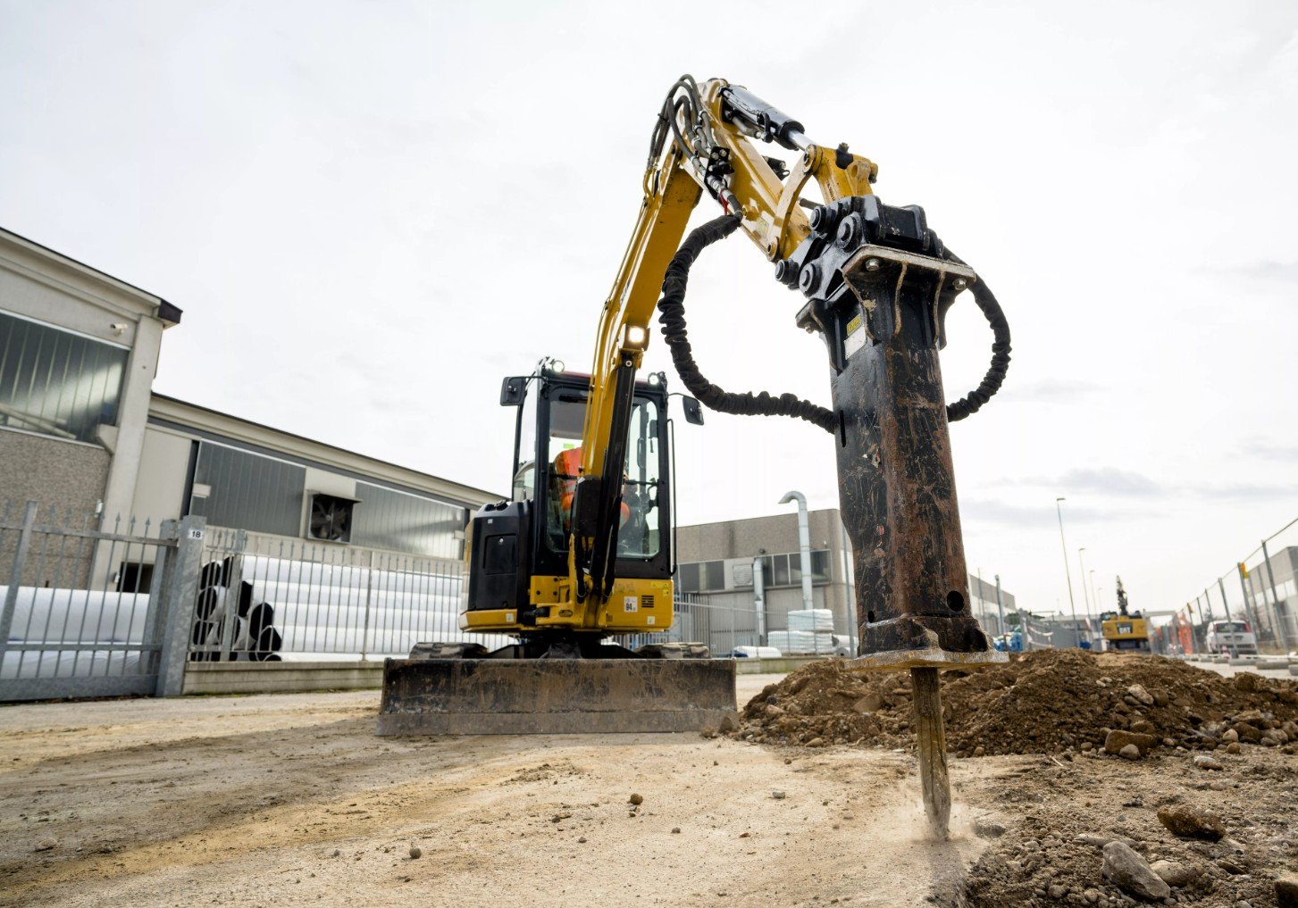 Pásové rýpadlo CAT® 303.5 CR - Minibagre 003