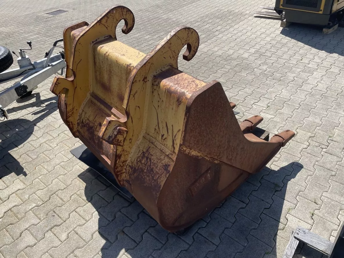 Pásové rýpadlo Caterpillar 323F L